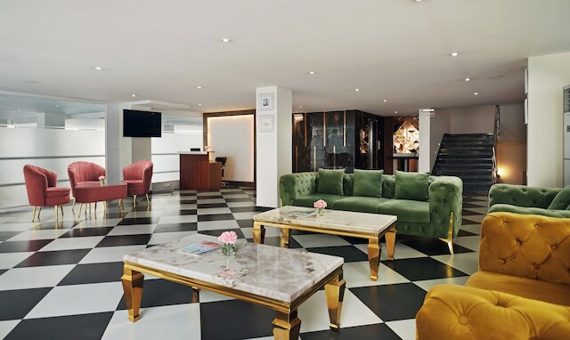 デベンチャー サロヴァー ポルティコ パテル ナガル