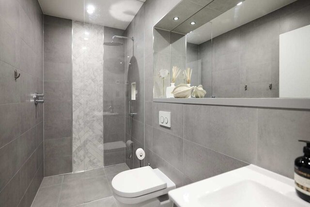 ザ ベイズウォーター リトリート - アドラブル 3ベッドルーム フラット ウィズ バルコニー