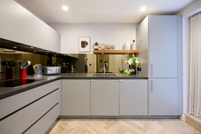 ザ ベイズウォーター リトリート - アドラブル 3ベッドルーム フラット ウィズ バルコニー