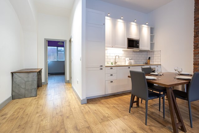 アパートメント クローズ トゥ シティ センター アンド メディア シティ バイ ピロー ルームズ