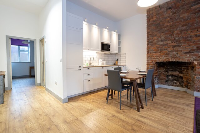 アパートメント クローズ トゥ シティ センター アンド メディア シティ バイ ピロー ルームズ