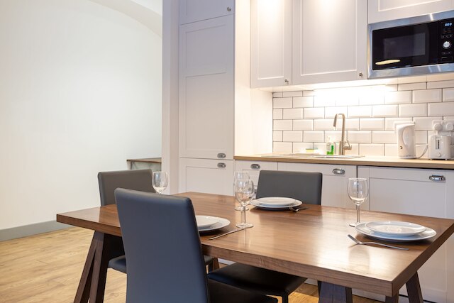 アパートメント クローズ トゥ シティ センター アンド メディア シティ バイ ピロー ルームズ