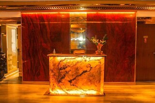 ホテル ラズモニ イシャ カ インターナショナル