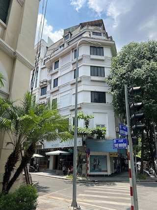 エコ ネスト ホテル & アパートメント