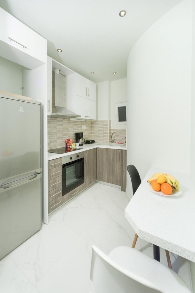 バブルズ アパートメント - At002