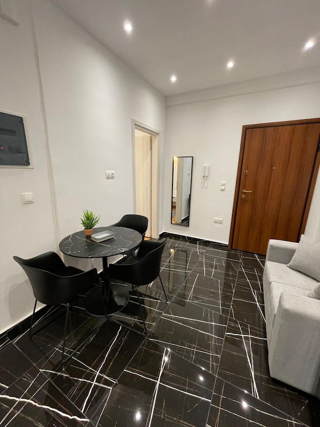 ザ ブラック パール - At095