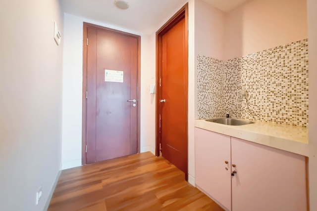 コンフォート スタジオ (ノー キッチン) アット マタラム シティ アパートメント