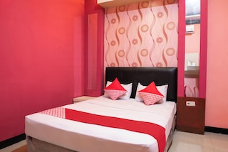 ホテル O ホームステイ プスパ ゲミラン シャリア