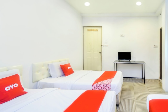 OYO 44017 L & C プレミアム ステイ