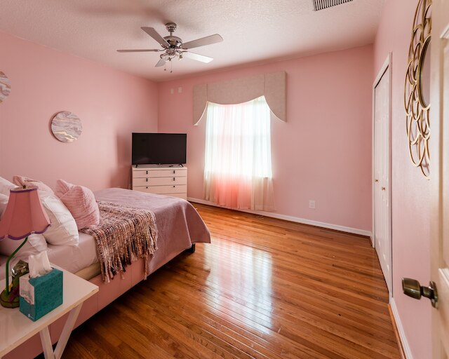 シック リノベーテッド オアシス: ディズニー & ユニバーサル ニアバイ 4 ベッドルーム ホーム