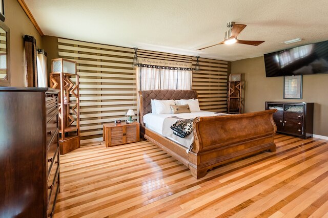 シック リノベーテッド オアシス: ディズニー & ユニバーサル ニアバイ 4 ベッドルーム ホーム