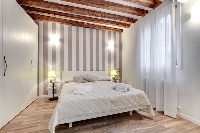 カ ディ コルテ ドナ バイ ワンダフル イタリー