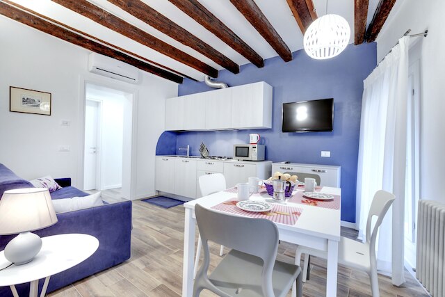 カ ディ コルテ ドナ バイ ワンダフル イタリー