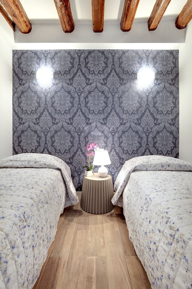 カ ディ コルテ ドナ バイ ワンダフル イタリー