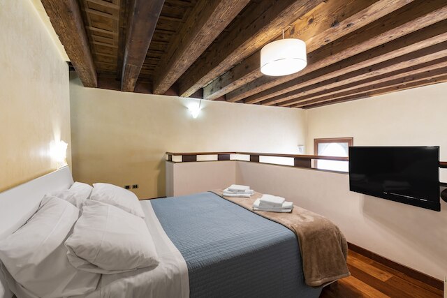 ドージェ パレス 4 - ロクズ