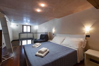 ドージ パレス 5 - ロクズ