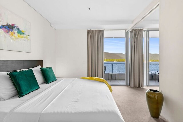 リーフ - ウォーターフロント シティ プール サウナ ジム