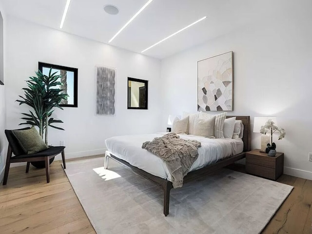 モナーク モダン