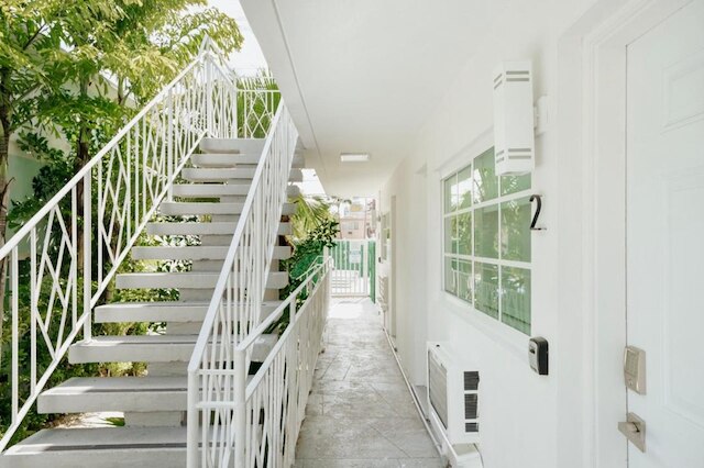 ツー ベッドルーム アパートメント