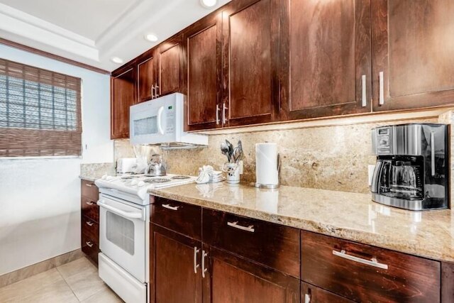 ロイヤル マウイアン, #607 2 ベッドルーム コンド バイ レッドオーニング