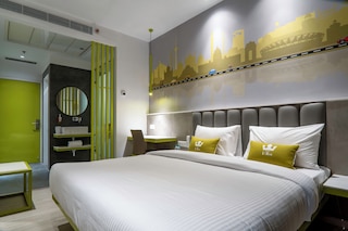 オテル ル ロワ エクスプレス カロル バーグ