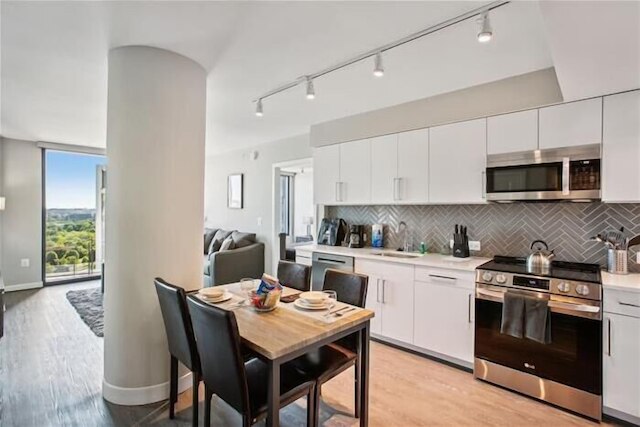 ナショナル アット ロスリン タワーズ