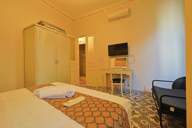 フェリシティ パレス シルケジ