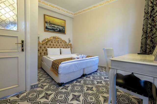 フェリシティ パレス シルケジ