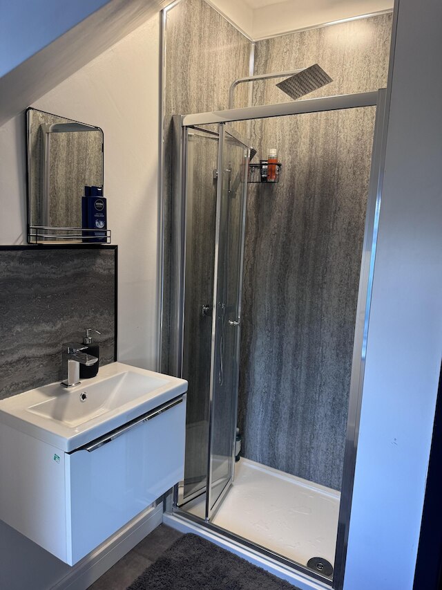 シティ アパートメント スリープス 5 ウィズ パーキング