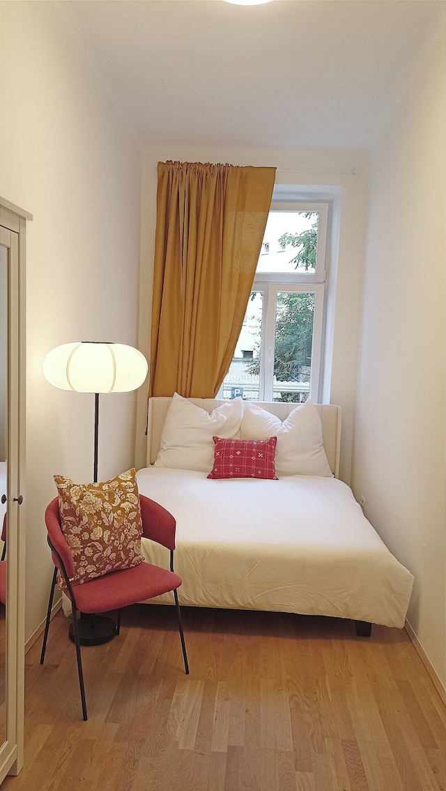 170sqm ウィズ プライベート ガーデン, 9 ベッドルームズ, 2 キッチンズ