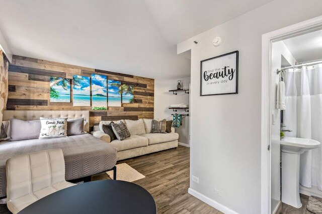 インバイティング ワイキキ グランド ホテル ルーム-1 ブロック トゥ ビーチ