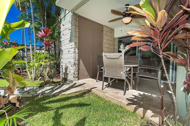 エンジョイ ザ サンセット オーシャン フロント 1 ベッドルーム アパートメント ウィズ プール オンサイト