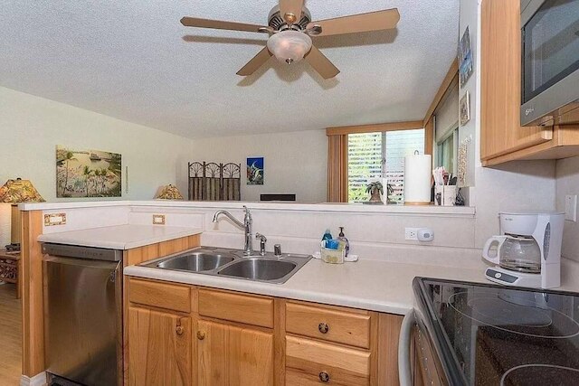 エンジョイ ザ サンセット オーシャン フロント 1 ベッドルーム アパートメント ウィズ プール オンサイト