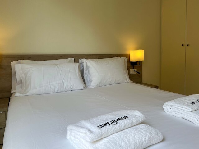 ステイ ユニーク アパートメンツ パウ クラリス