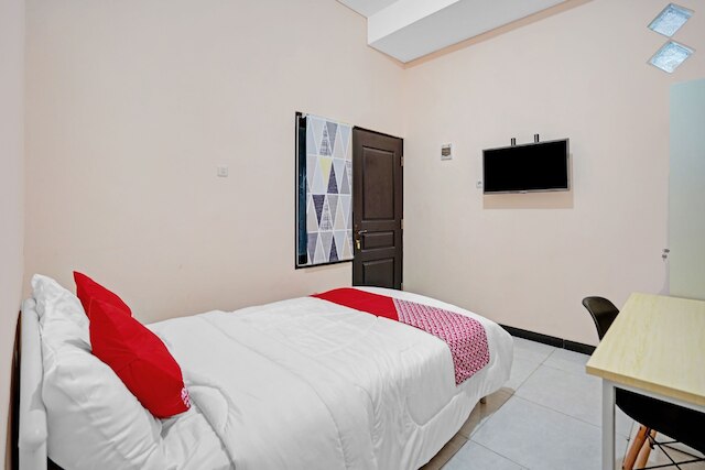 OYO ライフ 90649 ラジャ レジデンス シャリア