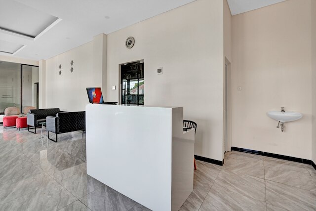 OYO ライフ 90649 ラジャ レジデンス シャリア