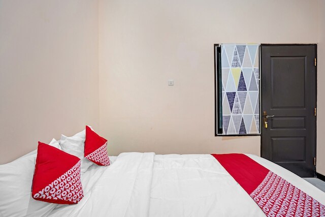 OYO ライフ 90649 ラジャ レジデンス シャリア