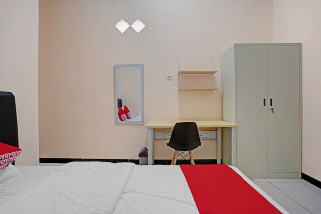 OYO ライフ 90649 ラジャ レジデンス シャリア