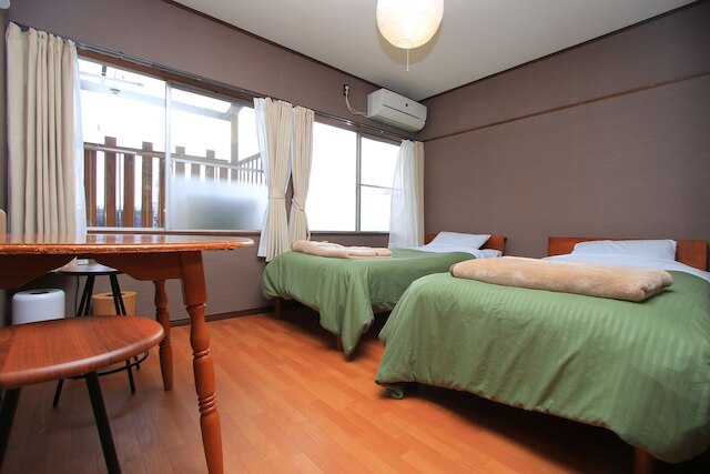 ゲストハウス月が綺麗ですね