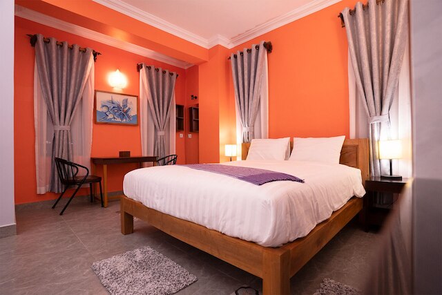 ダウンペン パレス ブティック