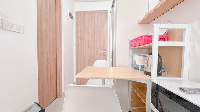 グッド アンド シンプリー スタジオ (ノー キッチン) アット アパートメント バンダラヤ - タラサ シティ マカッサル