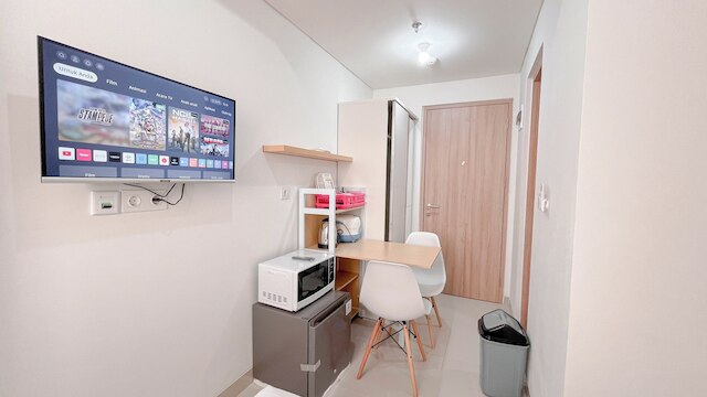 グッド アンド シンプリー スタジオ (ノー キッチン) アット アパートメント バンダラヤ - タラサ シティ マカッサル