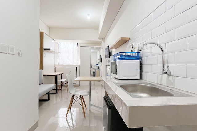 ウェル デザイン スタジオ アパートメント (ノー キッチン) バンダラヤ - タラサ シティ マカッサル