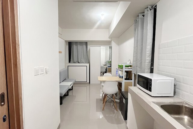 フル ファーニッシュド スタジオ (ノー キッチン) バンダラヤ - タラサ シティ マカッサル アパートメント