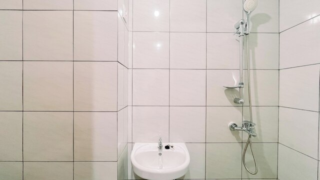 ウォーム アンド コンフィ スタジオ アパートメント (ノー キッチン) バンダラヤ - タラサ シティ マカッサル