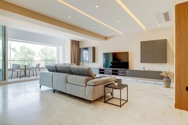 プレミア シーフロント リビング: ウルトラ ラグジュアリー イン スリーマ