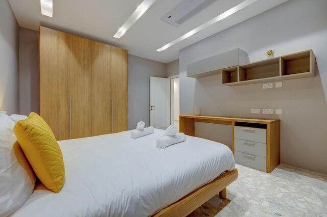 プレミア シーフロント リビング: ウルトラ ラグジュアリー イン スリーマ