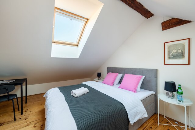 スペーシャス 2 レベル アパート ナショナル シアター