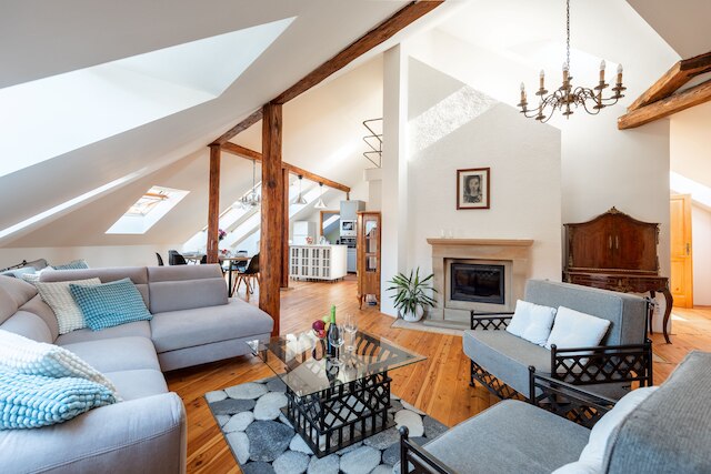 スペーシャス 2 レベル アパート ナショナル シアター