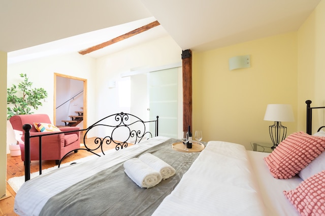 スペーシャス 2 レベル アパート ナショナル シアター